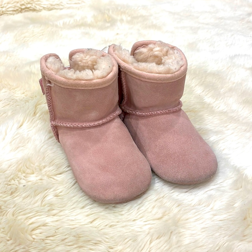 JUST LIKE NEW!! UGG Baby Jesse Bow boots